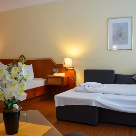 Sonnenhotel Kreuzeck Otel 3*