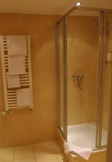 호텔 Sonnenhotel Kreuzeck 3*
